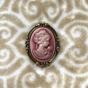 Brooch Pin Cameo Pink & Gold New